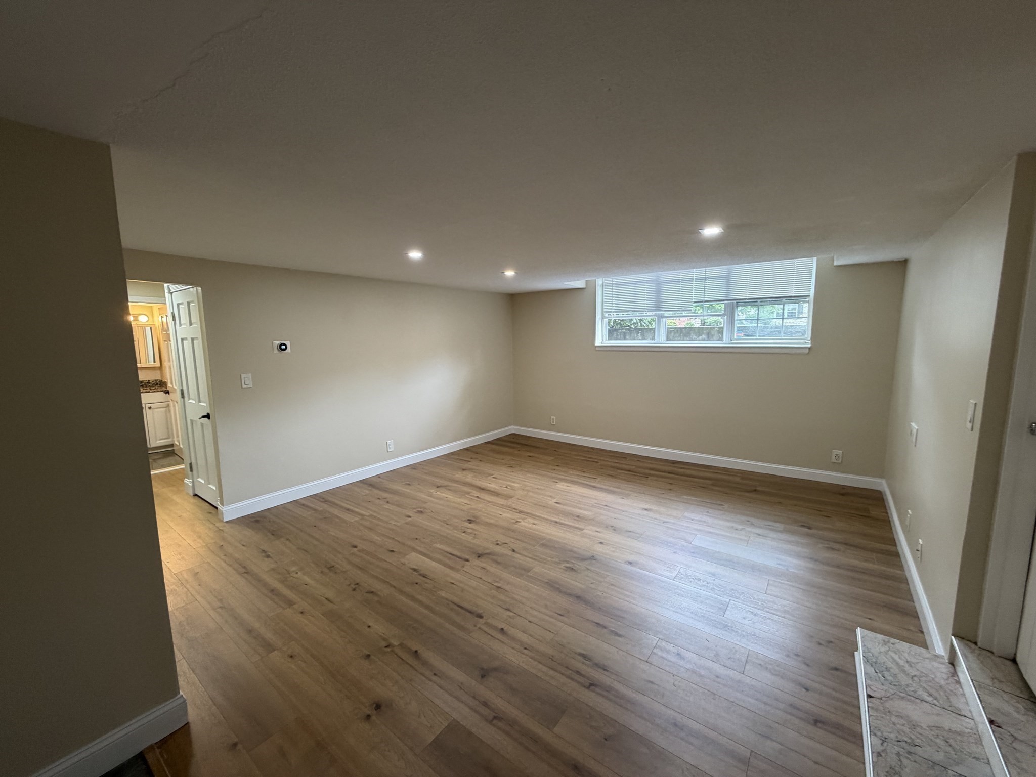 140 Lake Shore Rd # 2B