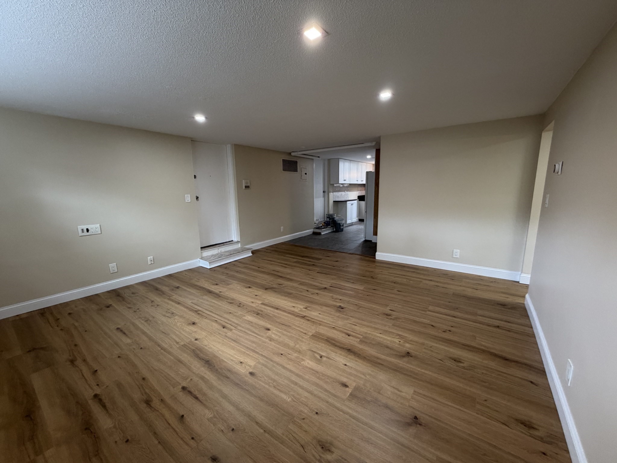 140 Lake Shore Rd # 2B