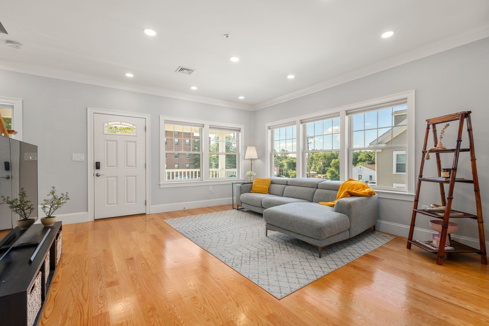 140 Main St Unit: E