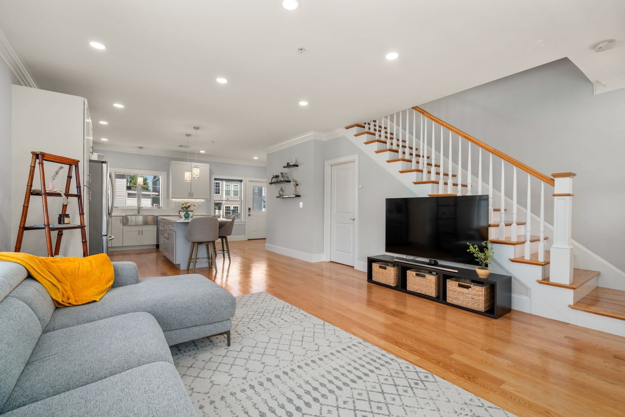 140 Main St Unit: E