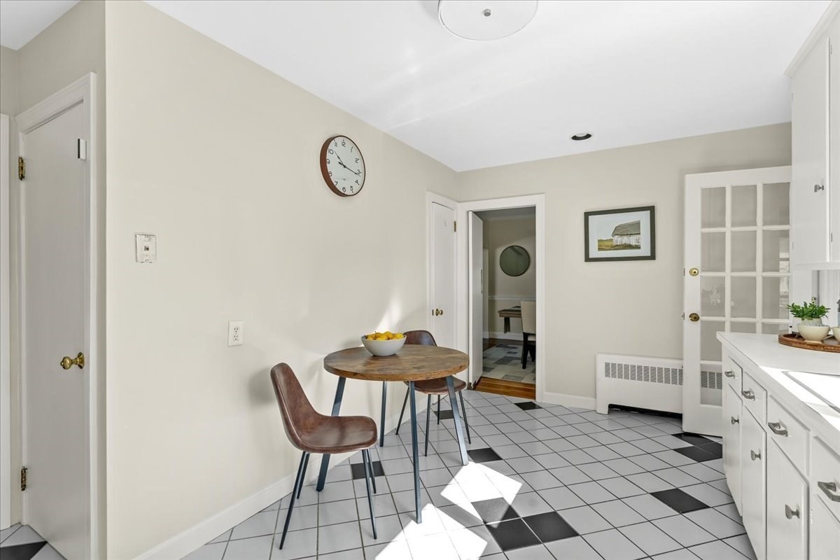 24 Great Meadow Rd