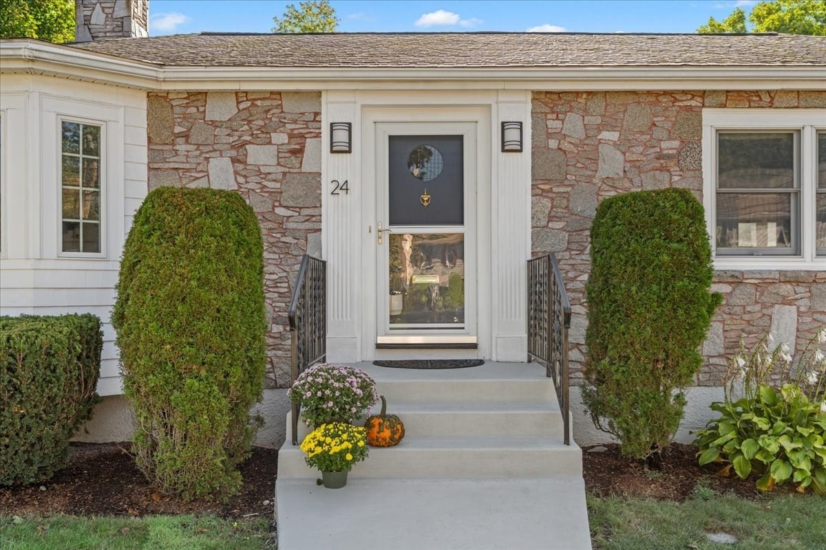 24 Great Meadow Rd