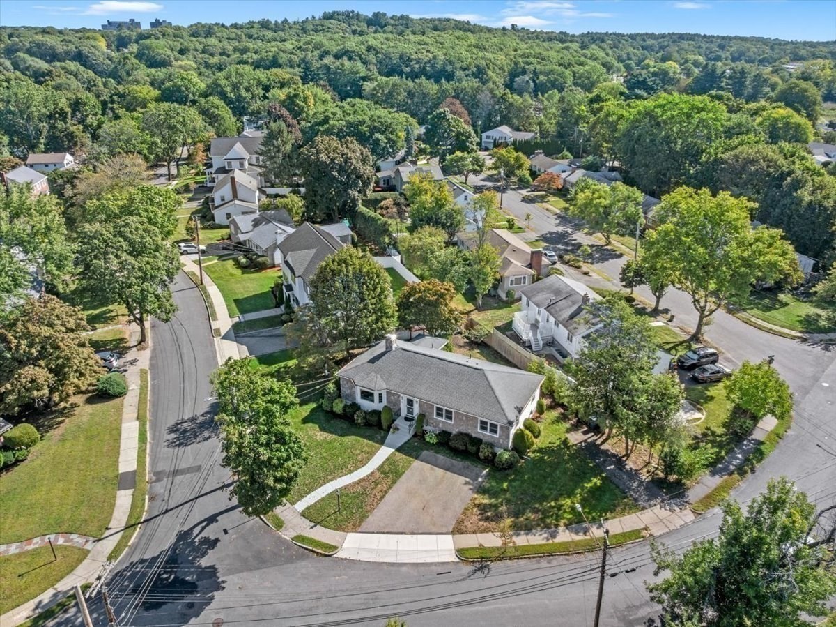 24 Great Meadow Rd