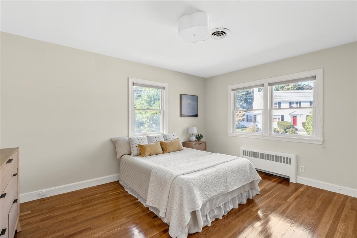 24 Great Meadow Rd