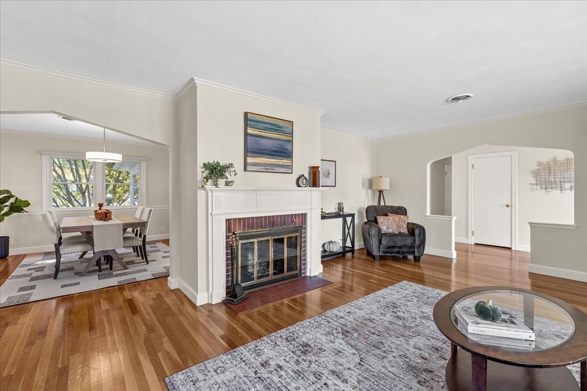 24 Great Meadow Rd