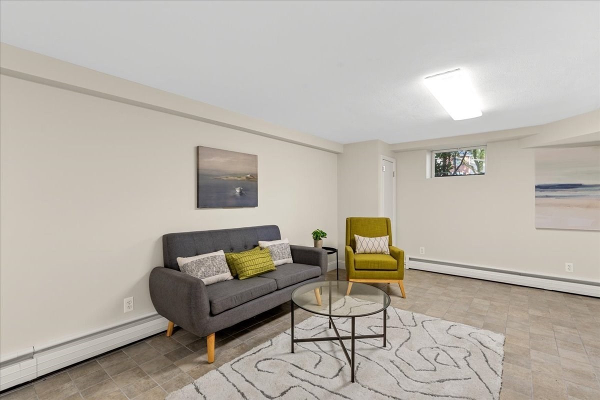 24 Great Meadow Rd