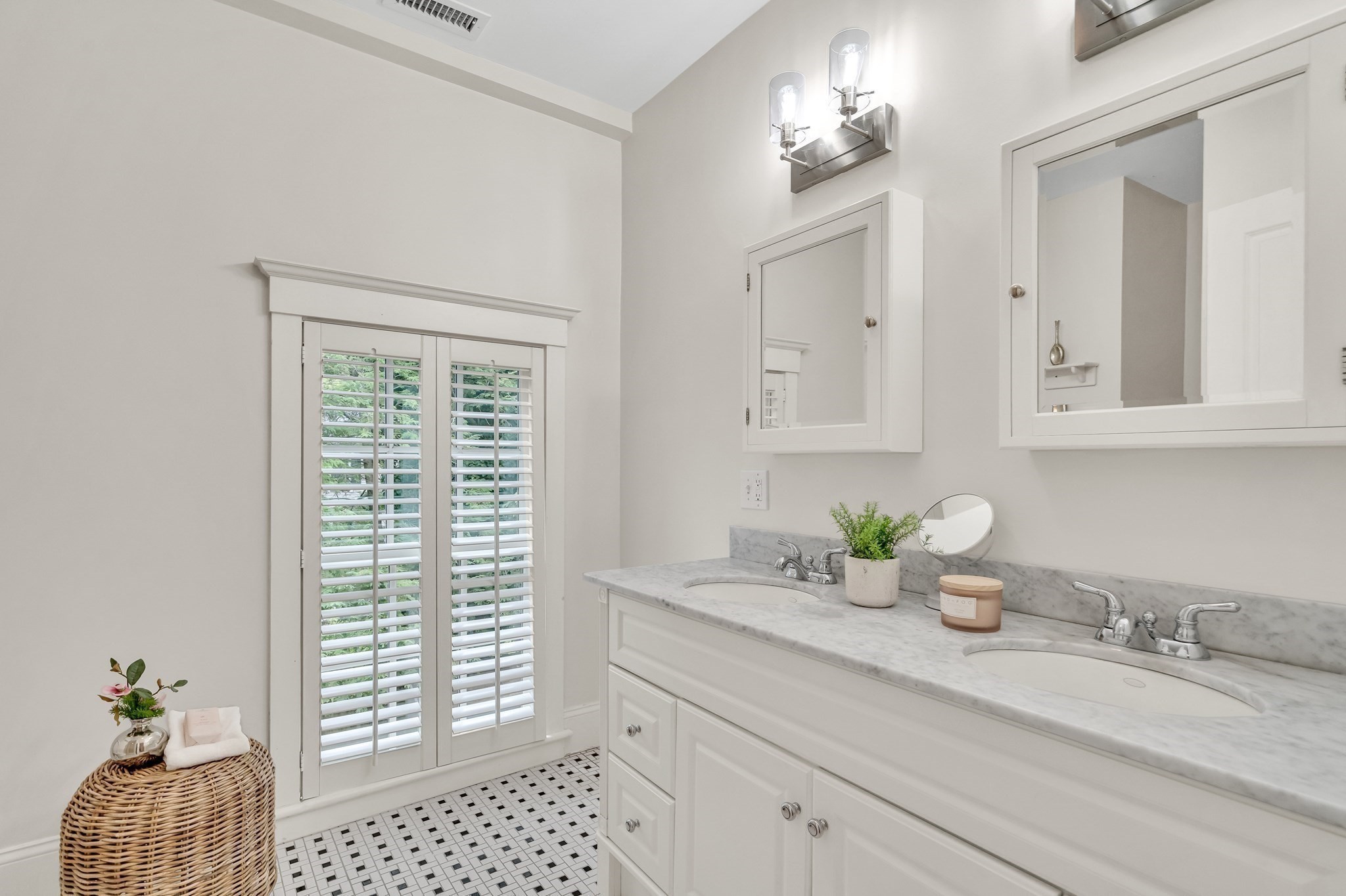 3 Davis Avenue