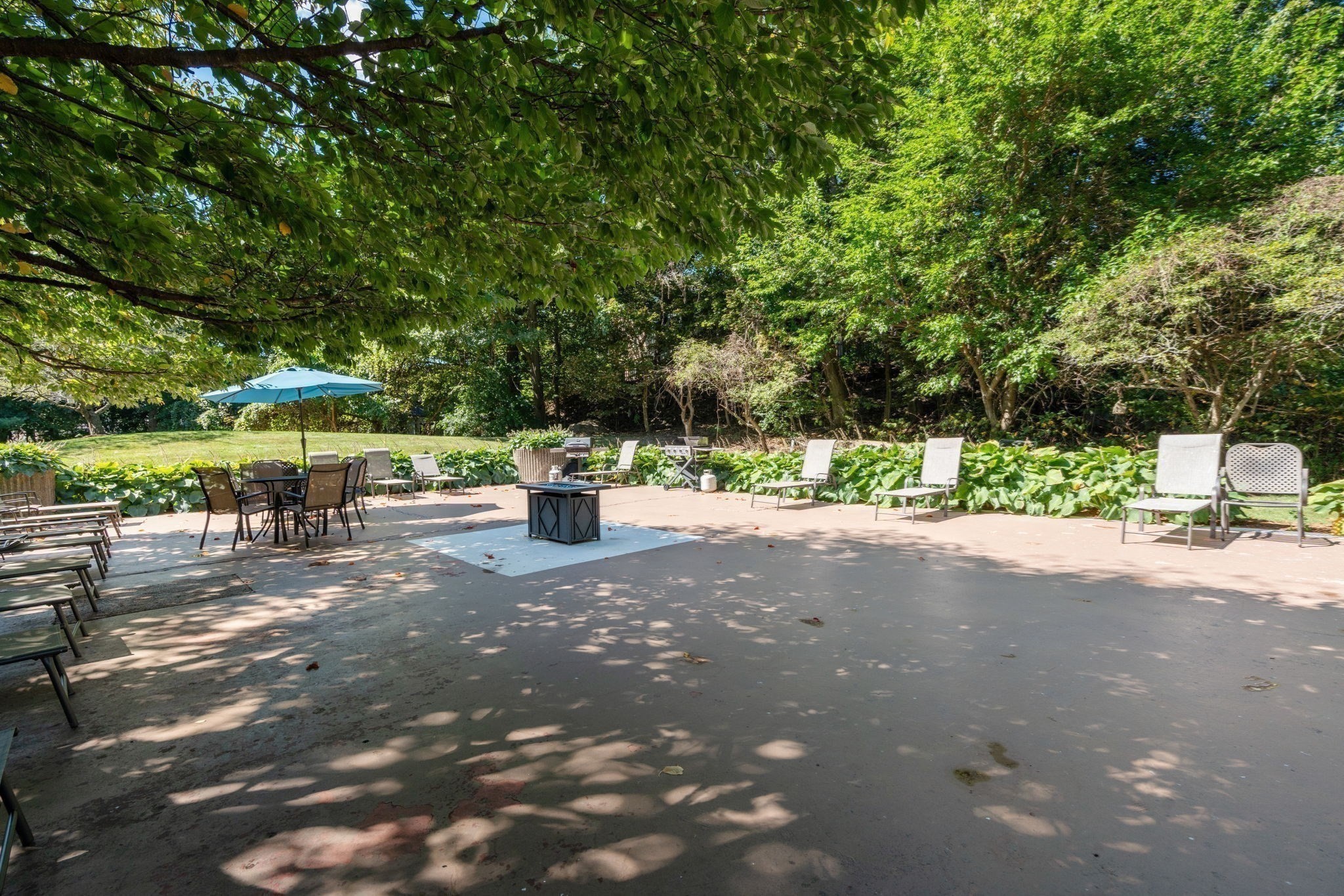 250 Hammond Pond Parkway # 1611N