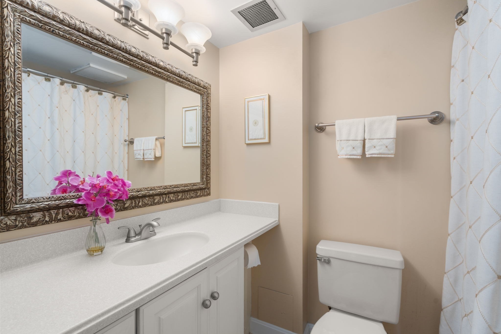 250 Hammond Pond Parkway # 1611N