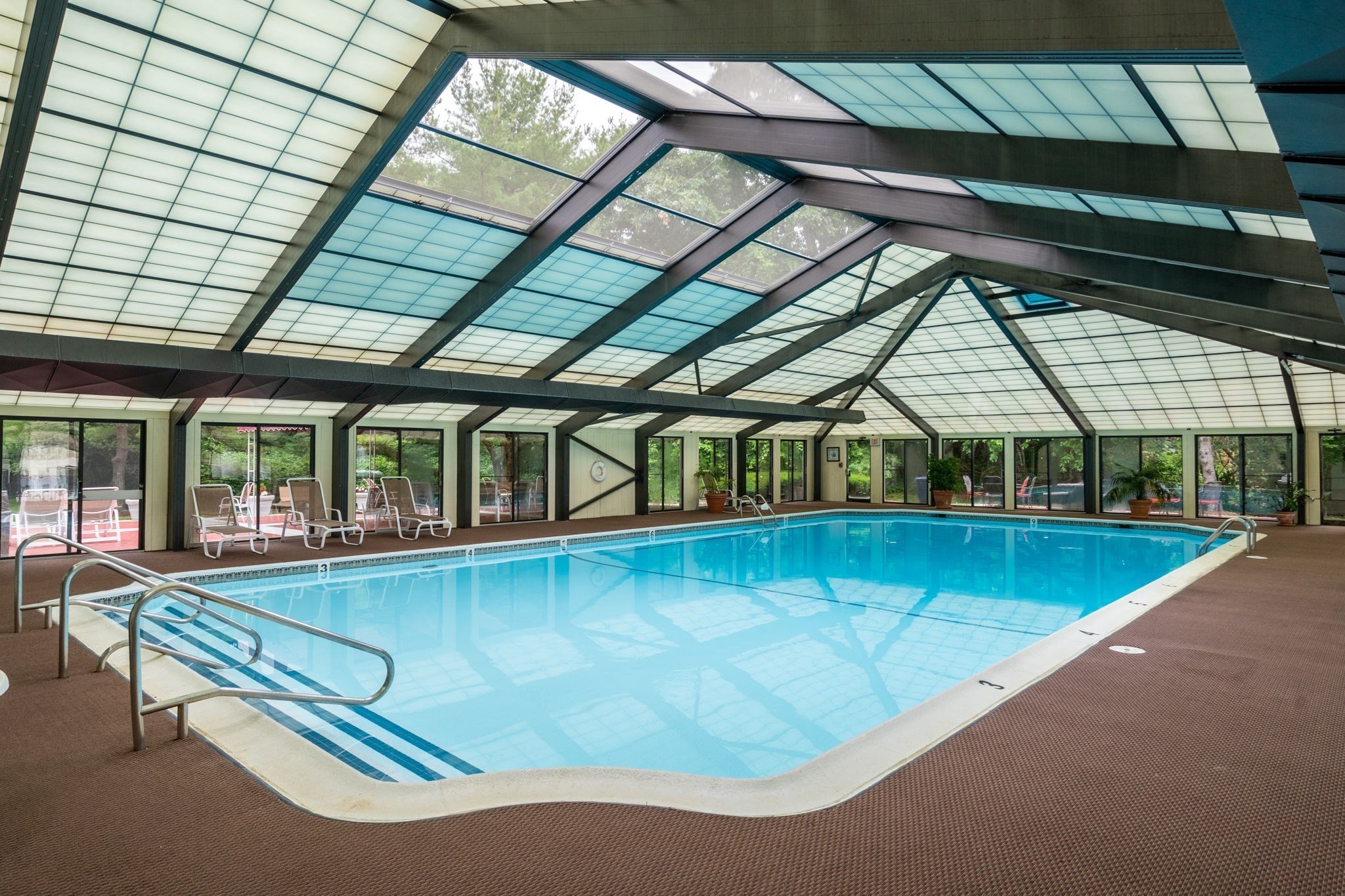 250 Hammond Pond Parkway # 1611N