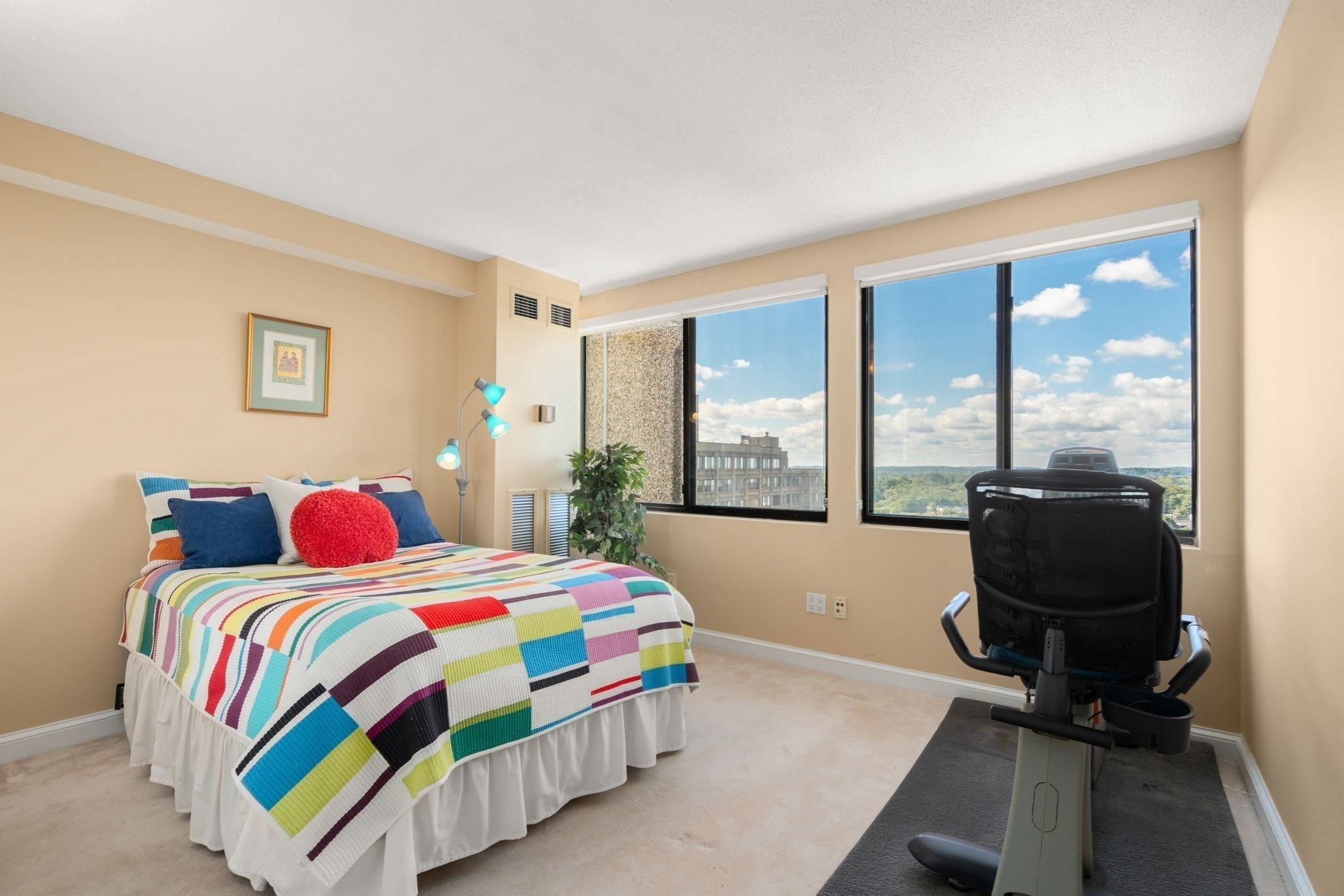 250 Hammond Pond Parkway # 1611N