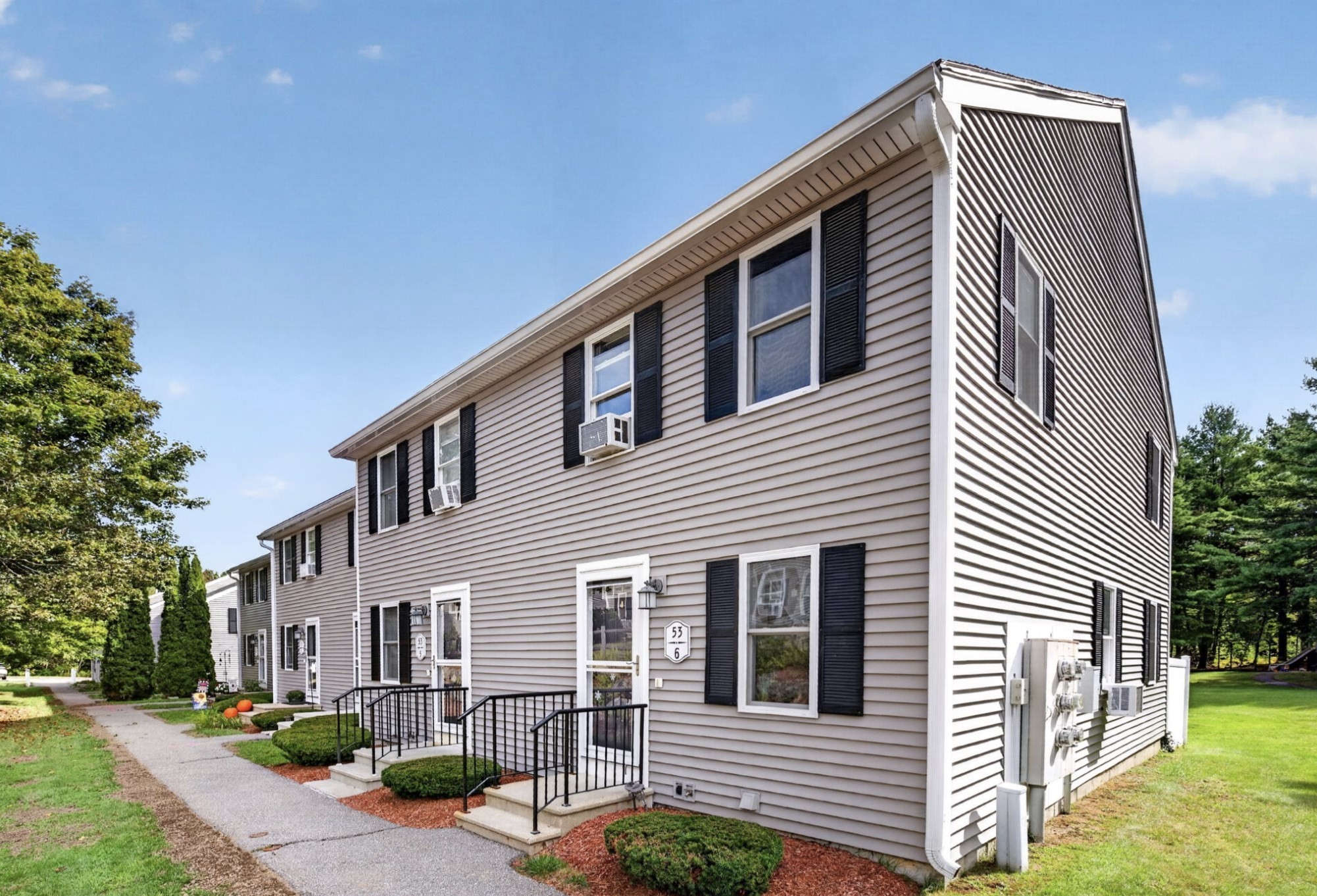 53 Olde Colonial Dr # 6