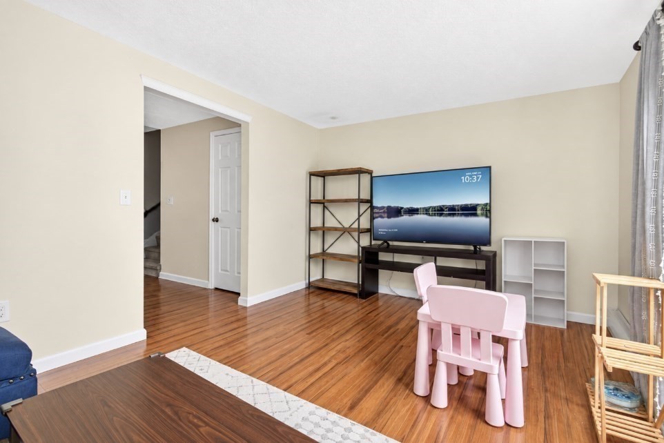 53 Olde Colonial Dr # 6