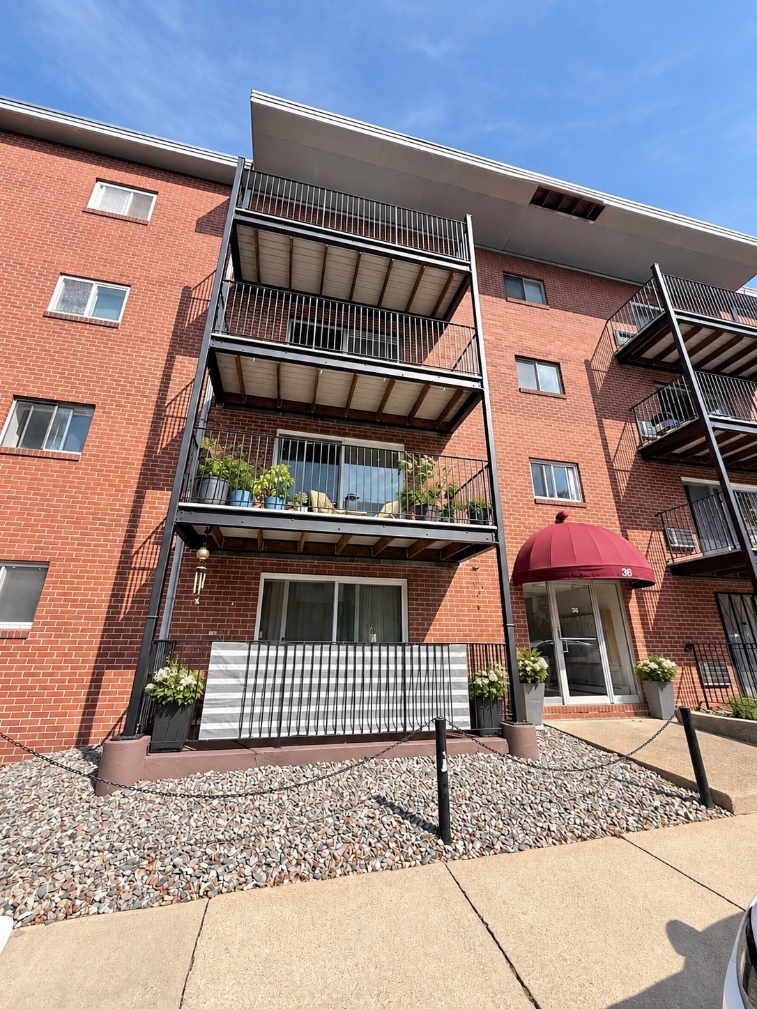 36 Bellvista # 14A