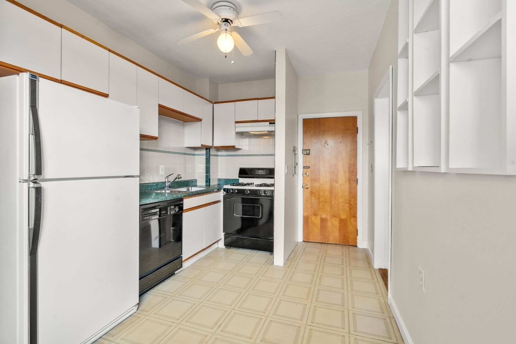 61 Thatcher St # 5A