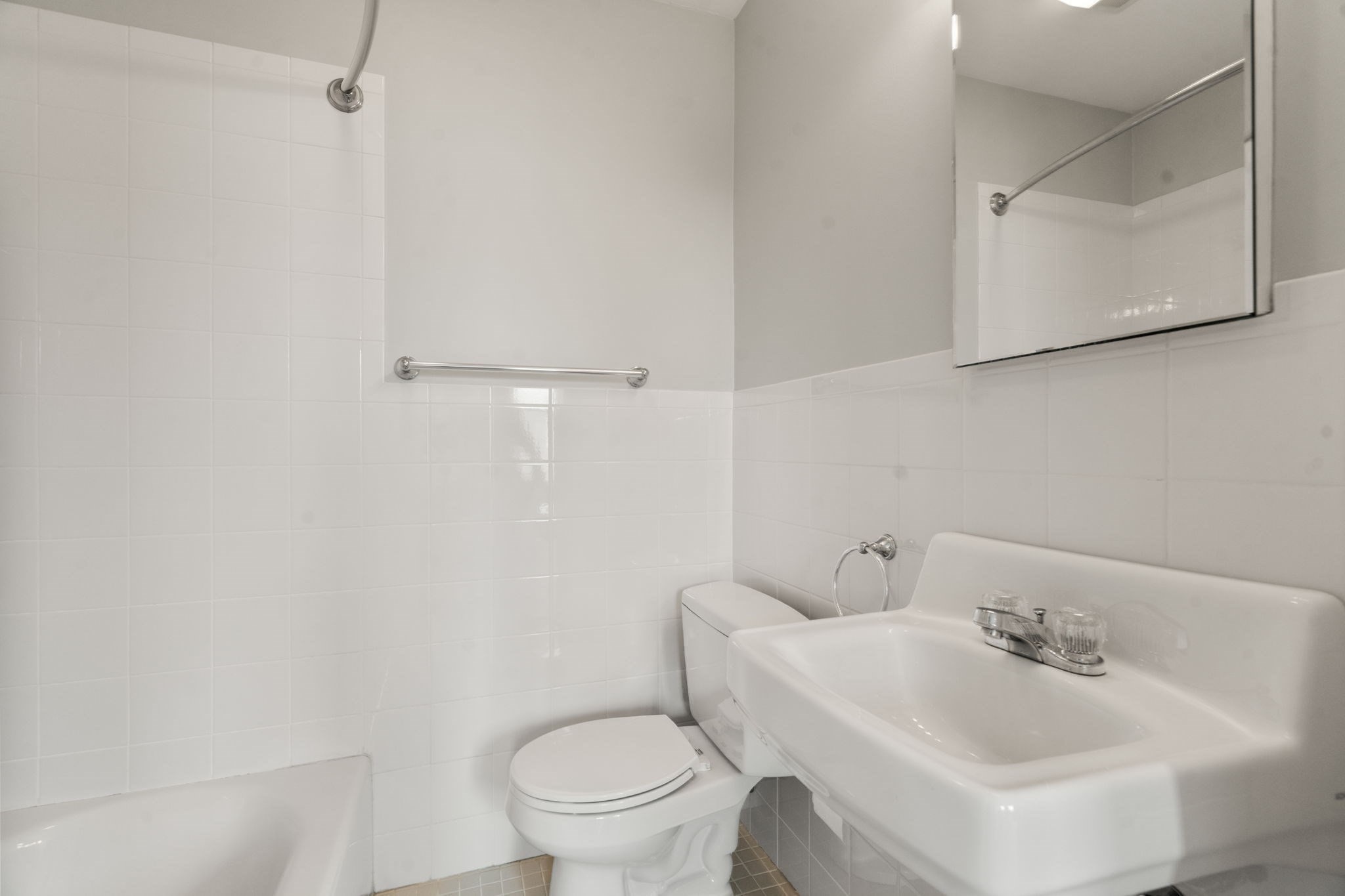 61 Thatcher St # 5A