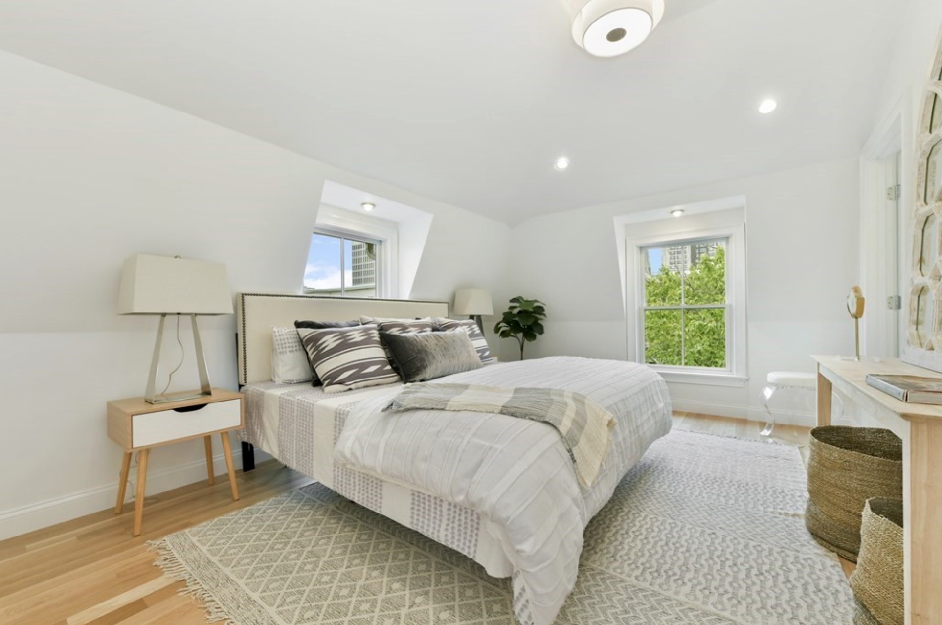 15 Pleasant St # 1