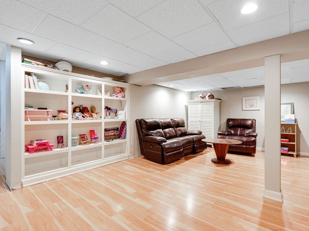 19 Crest Rd