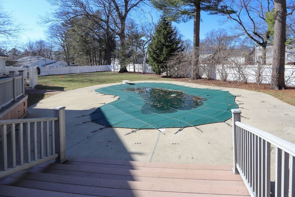 19 Crest Rd