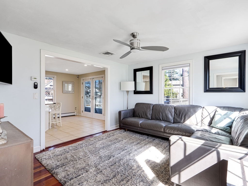 19 Crest Rd