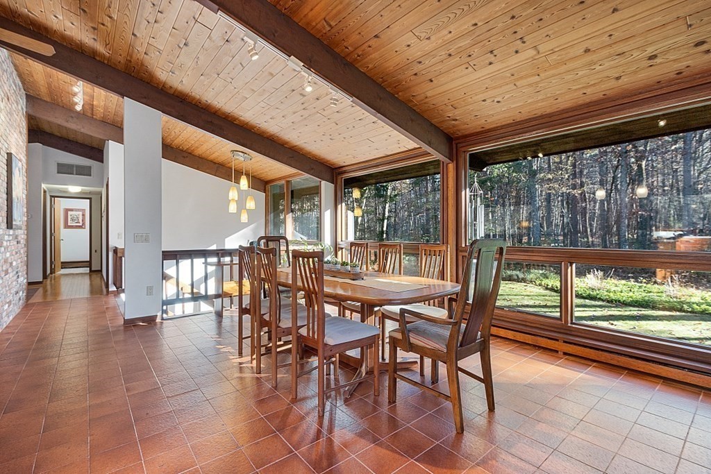 16 Stoney Gate