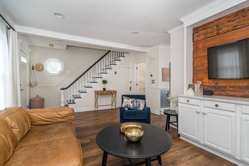 13 Jameson St