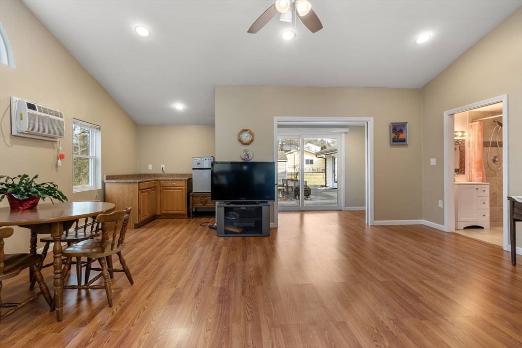 16 Daniels Rd