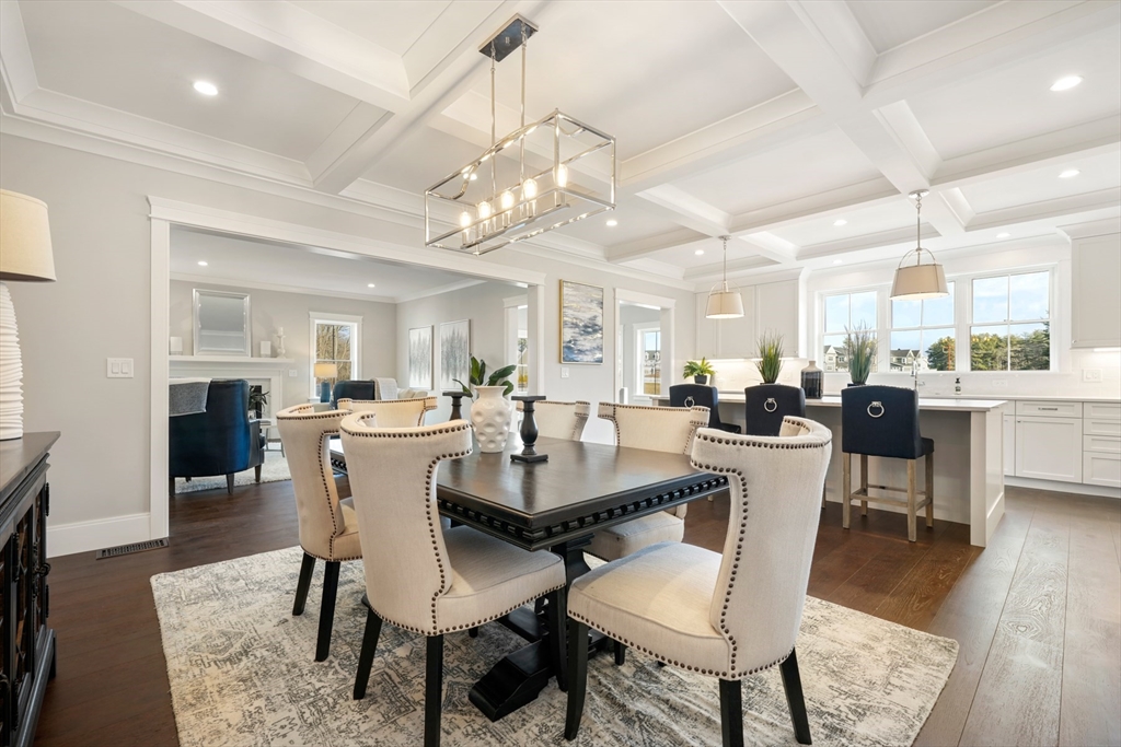 8 Wayside Court