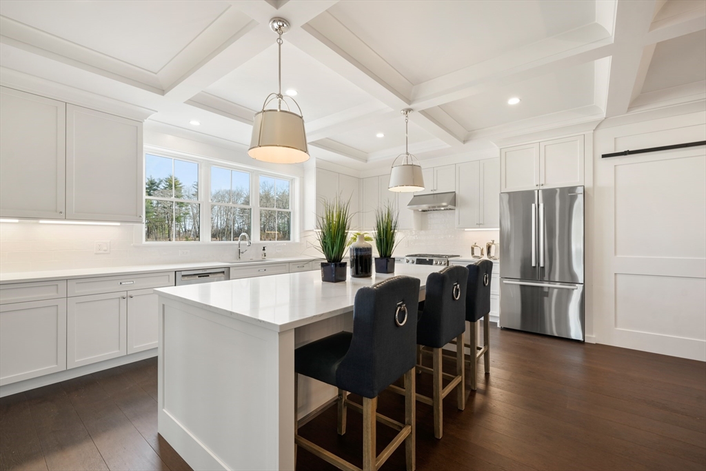 8 Wayside Court