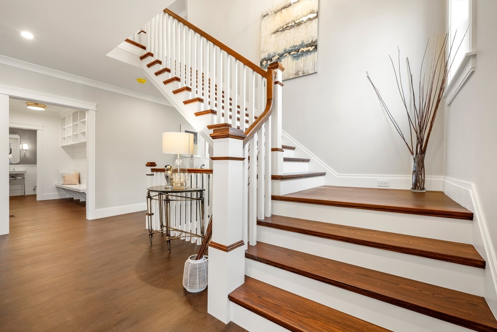 8 Wayside Court