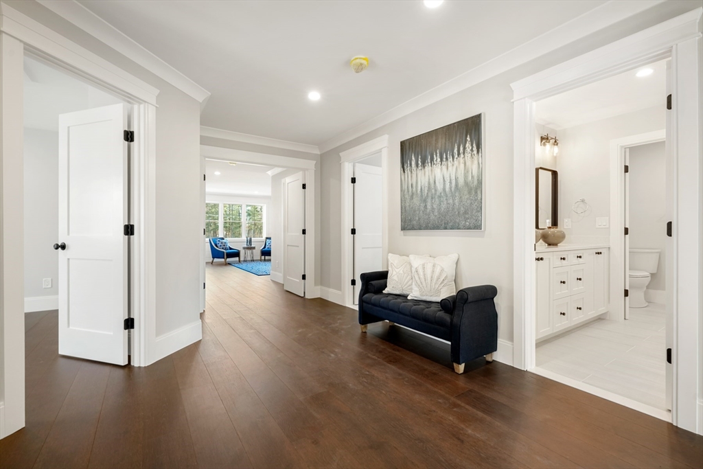 8 Wayside Court