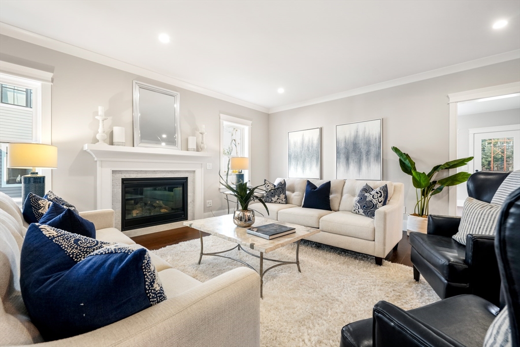 8 Wayside Court