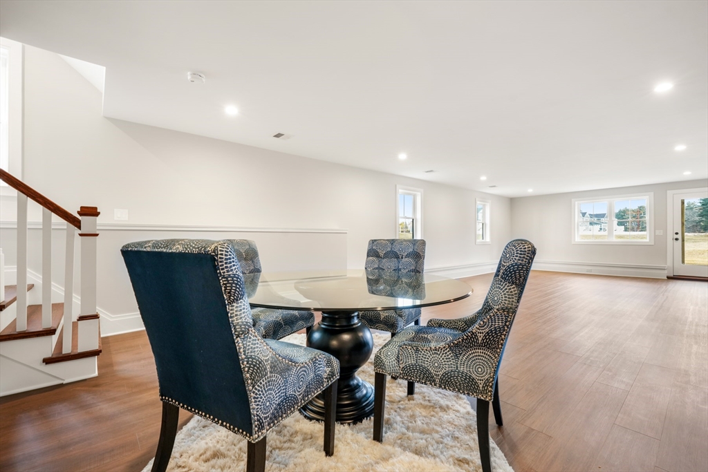8 Wayside Court