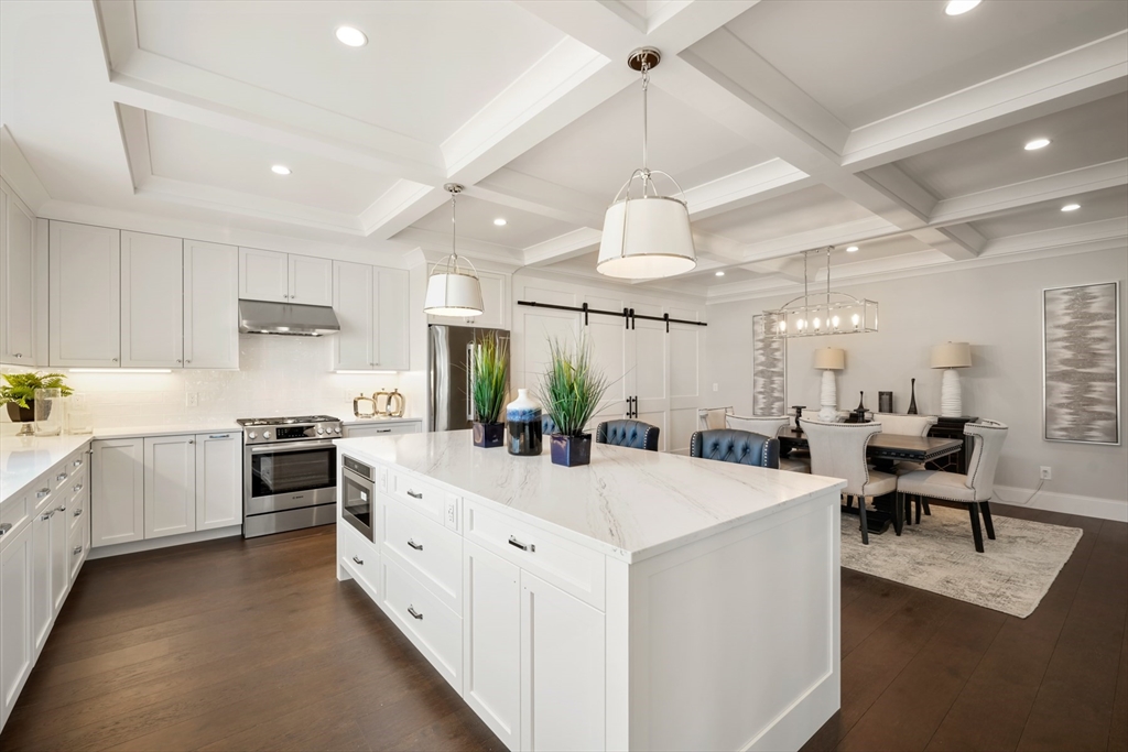 8 Wayside Court