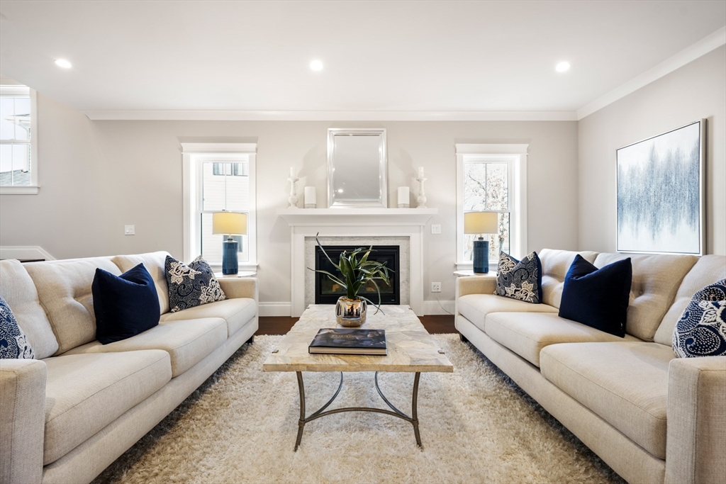 8 Wayside Court