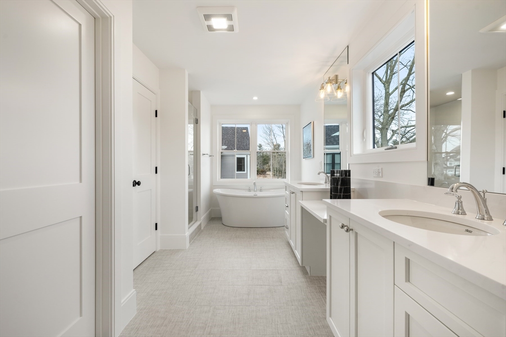 8 Wayside Court