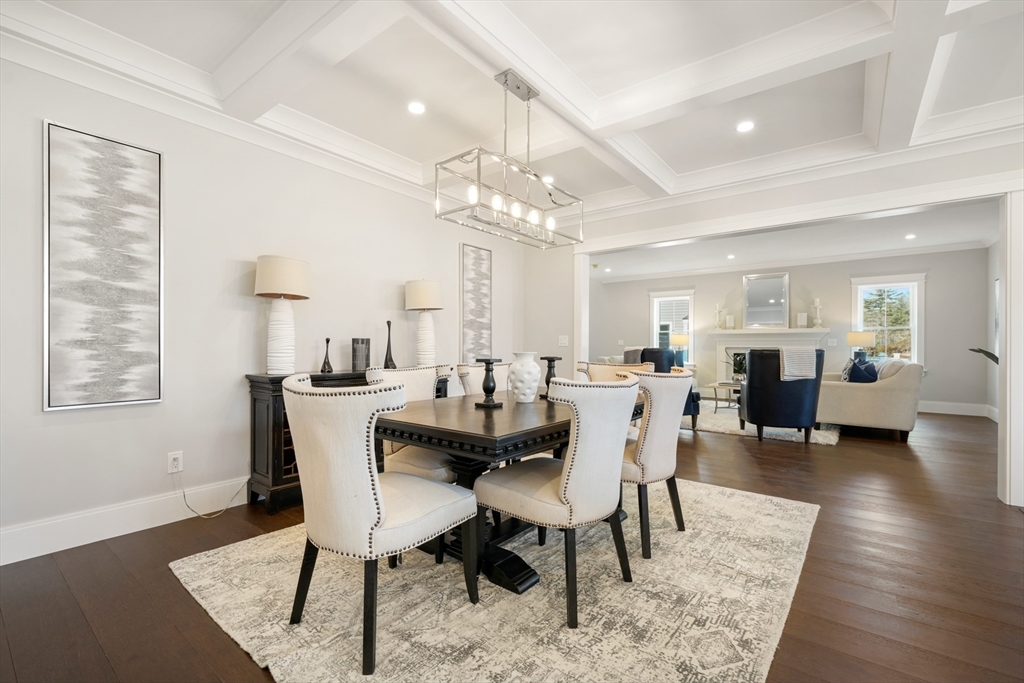 8 Wayside Court