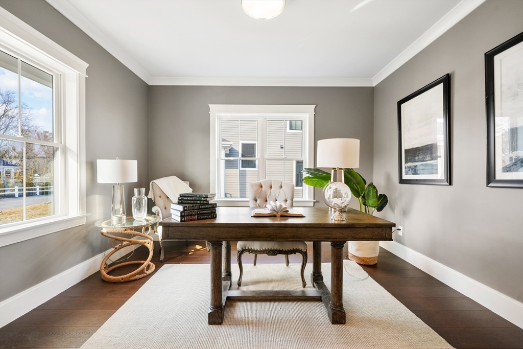 8 Wayside Court