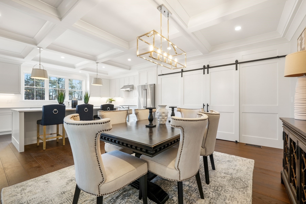 8 Wayside Court