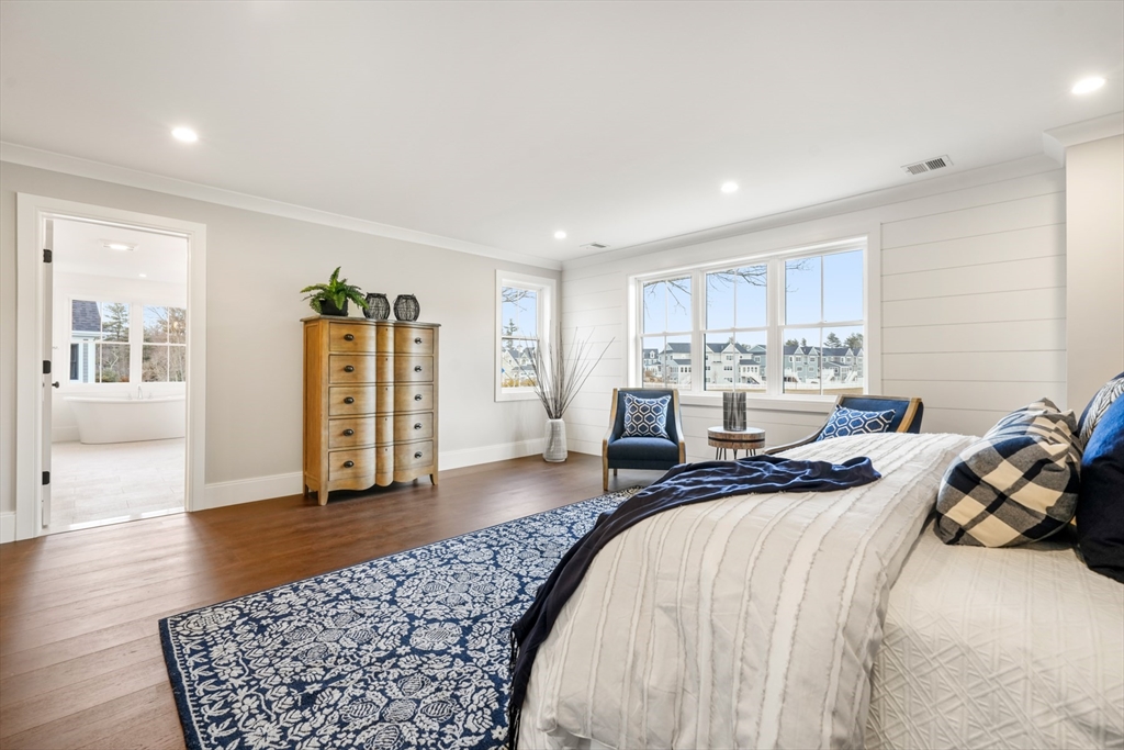 8 Wayside Court