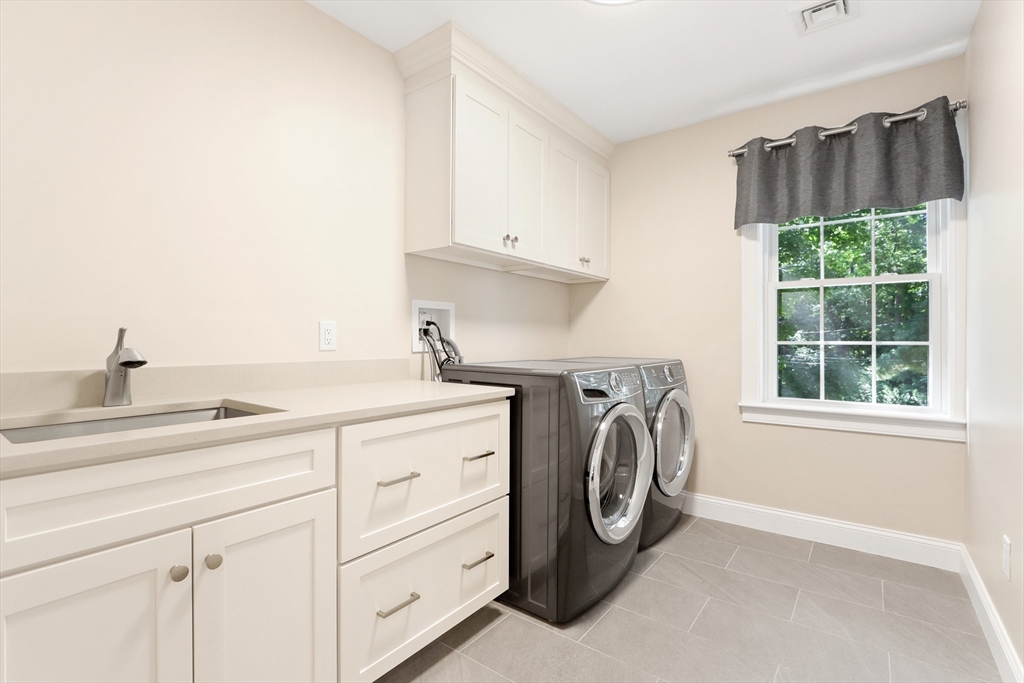 31 Wellesley Avenue # B