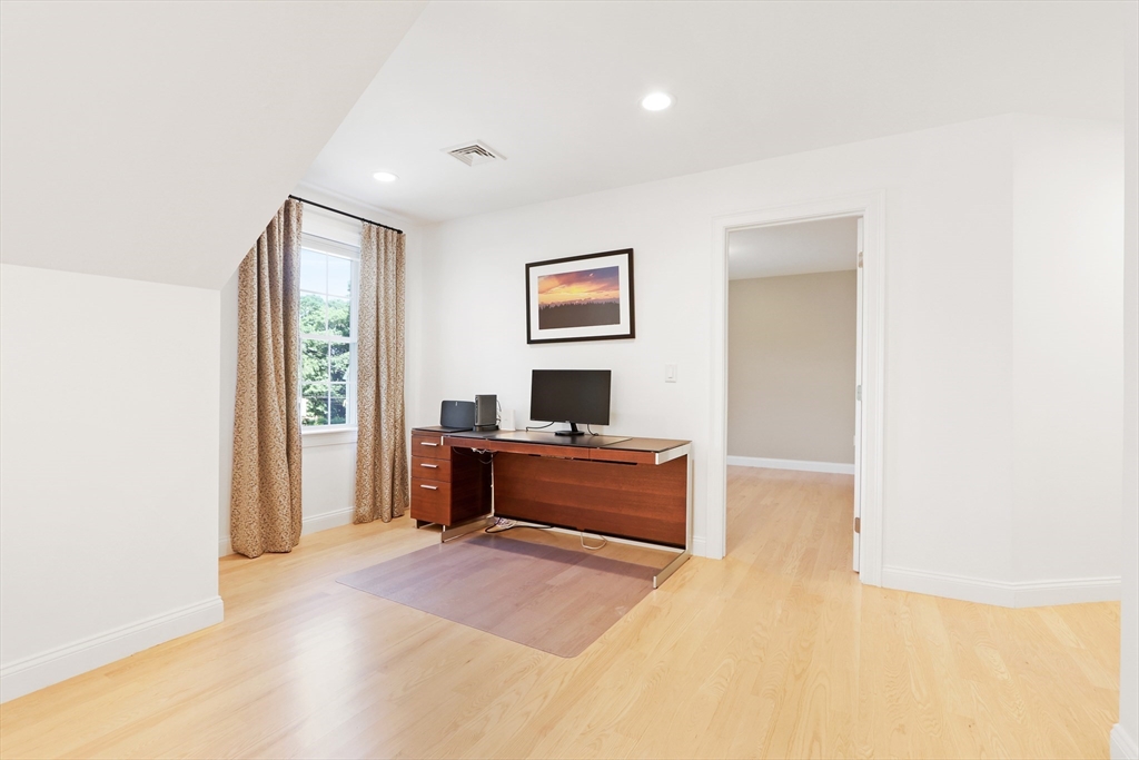 31 Wellesley Avenue # B