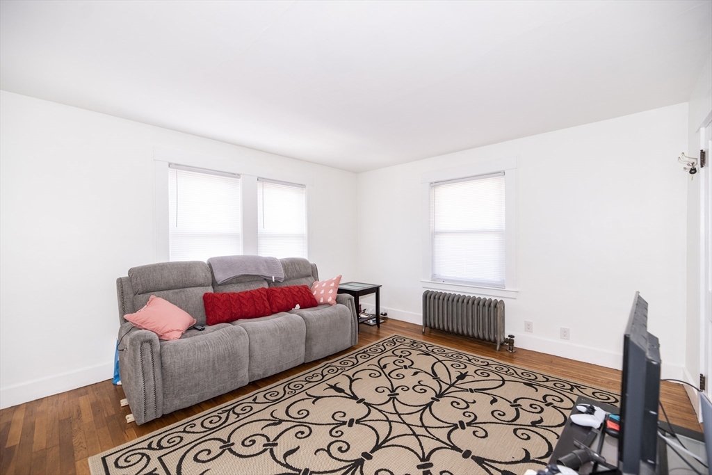 25-27 Hartford St