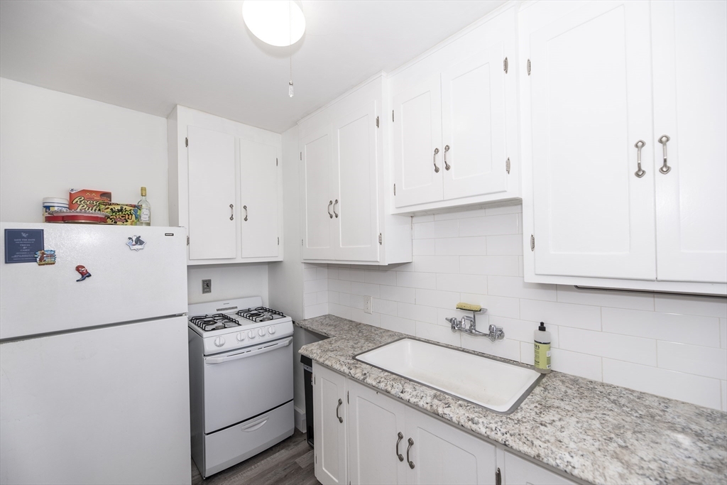 25-27 Hartford St