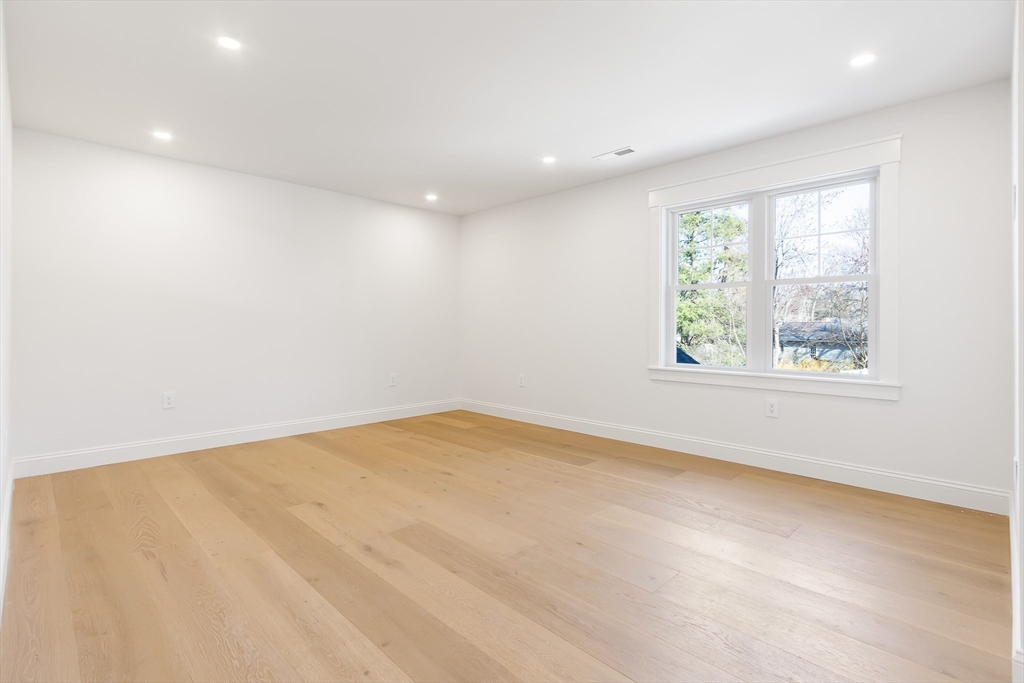 8 Greenleaf Road