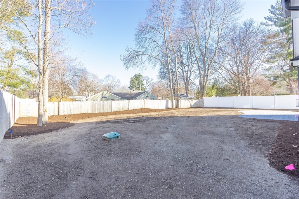 8 Greenleaf Road
