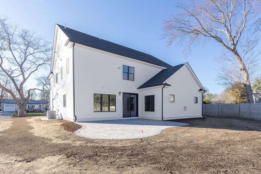 8 Greenleaf Road