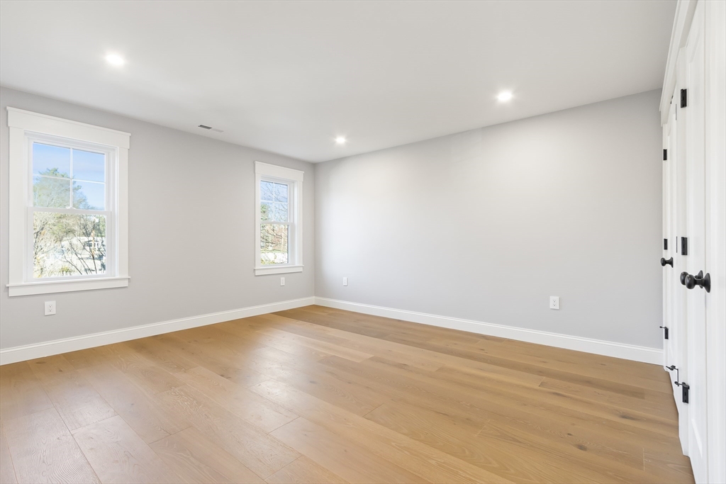 8 Greenleaf Road