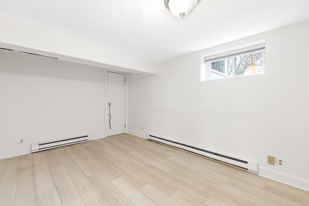 62-64 Rowe Street # B