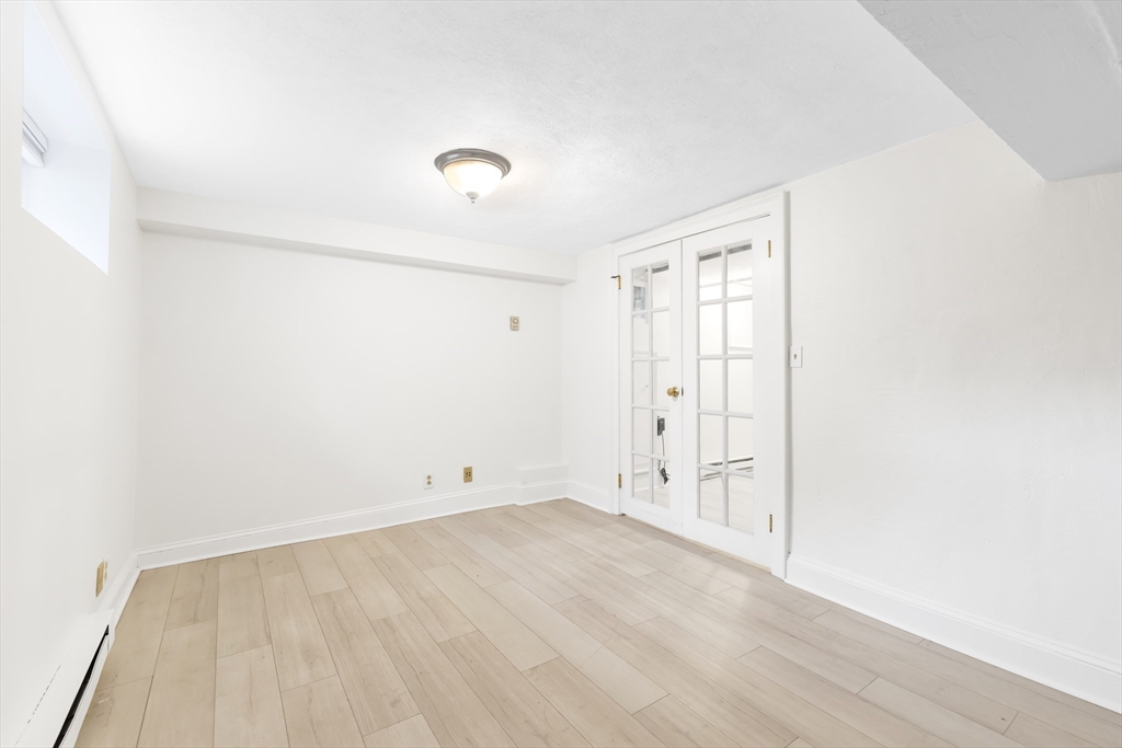 62-64 Rowe Street # B
